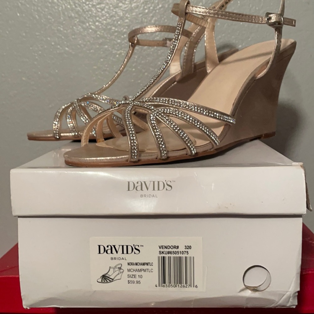 David’s Bridal NORA MCHAMP. Worn Once. Size 10.